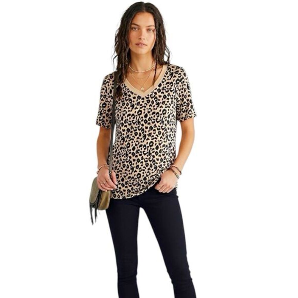 Yidarton Women's Blouse Medium  Animal Leopard Mob Wife Safari Vibe Autumn Fall